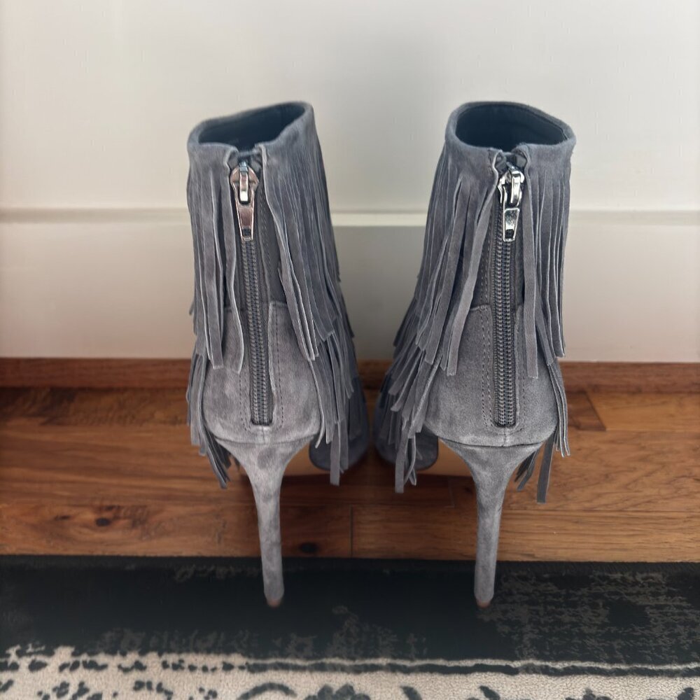 Steve Madden Fringe Suede Ankle Boot in Gray | Women Size 7.5 - Picture 3 of 7